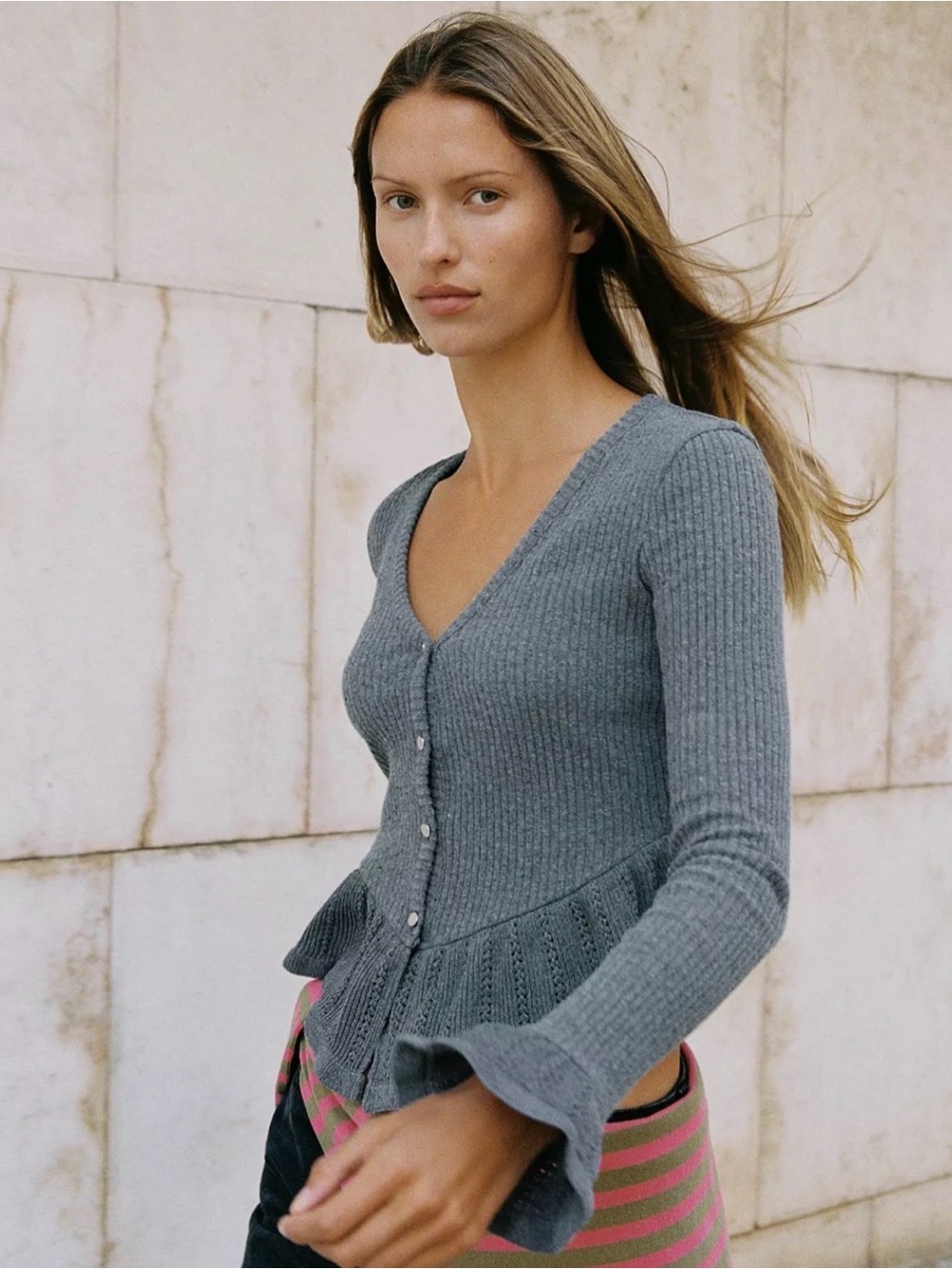 Zara Gray Ribbed V-Neck Button-Front Ruffle Hem Cardigan - Picture 2 of 3